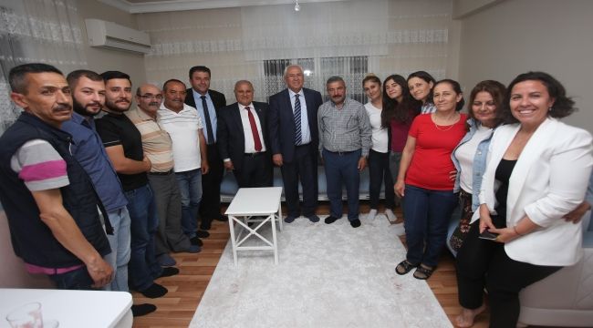 Başkan Selvitopu’ndan iftar sonrası ev ziyareti