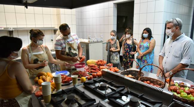 Bornova’da tohumdan fideye yerel üreticiye destek