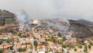 Başkan Tugay yangın bölgesinde incelemelerde bulundu