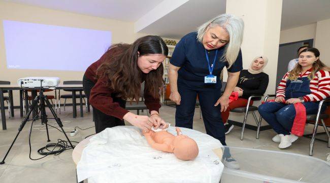 Anne Adayları Gebe Okulu İle Doğuma Hazırlanıyor