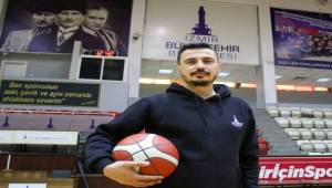 Celal Atik Spor Salonu’nda Parke Isınıyor