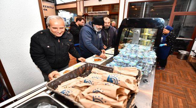 İzmir’de Ramazan Dayanışması Büyüyor 