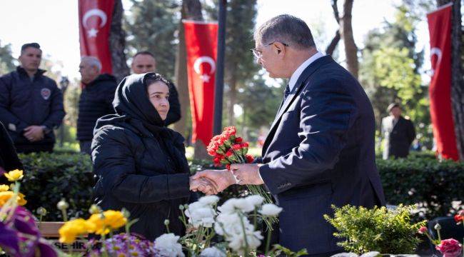 Kadifekale Şehitliği'nde Duygulandıran Tören