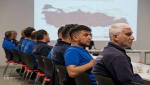 İzmir’in parklarında su kaybına geçit yok