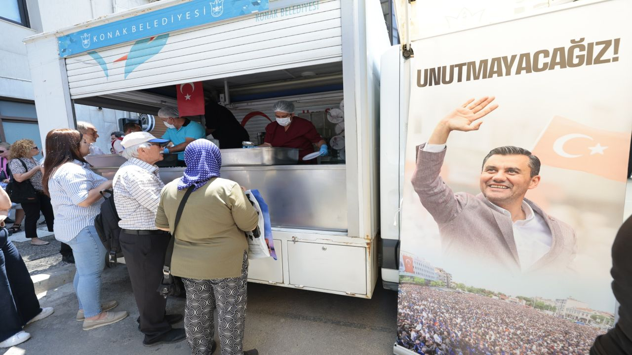 Konak’tan Ferdi Zeyrek Anısına Yemek İkramı