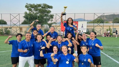 Konaklı kızlardan çifte şampiyonluk