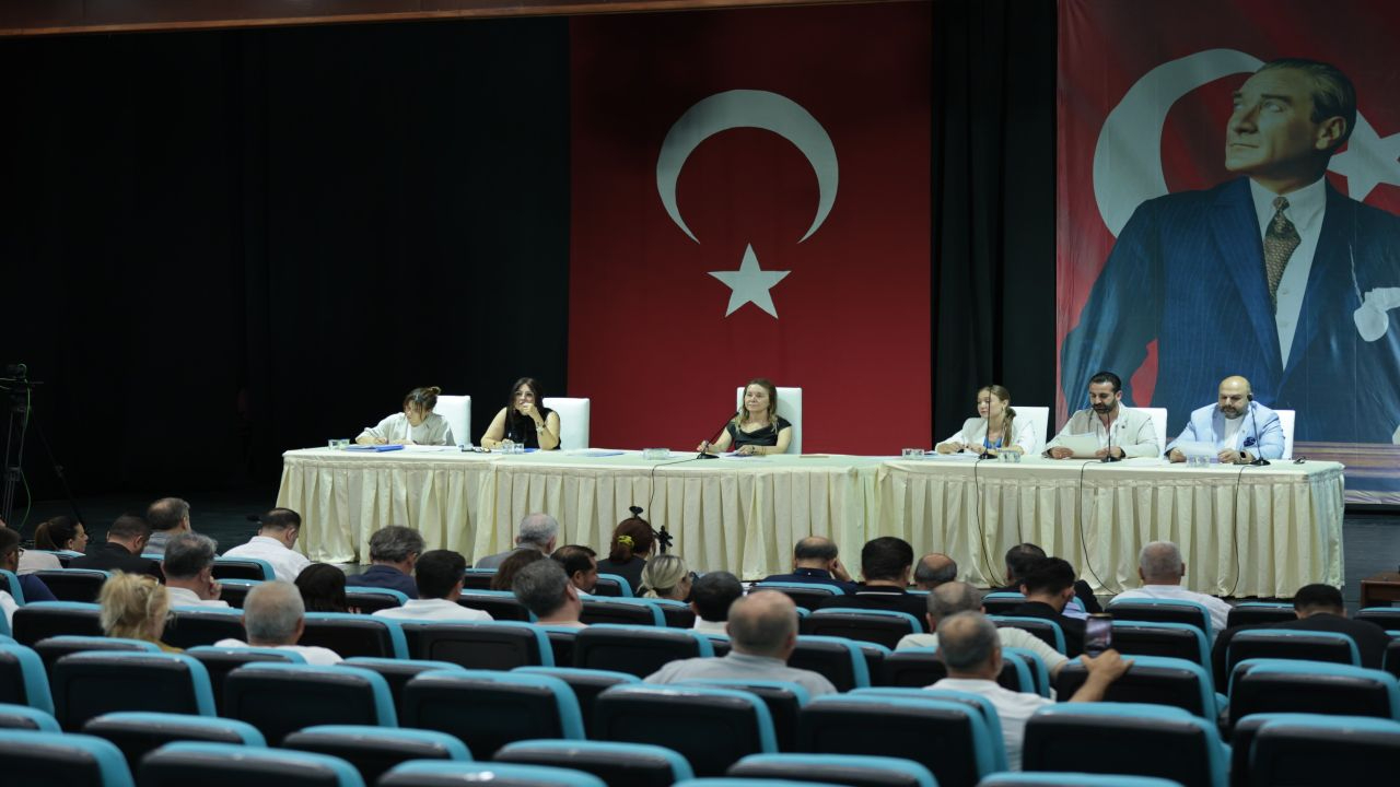 Konak Meclisi’nde iki yeni çöp kamyonu müjdesi