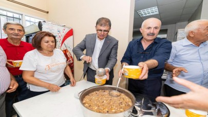 Başkan Tugay aşure bereketini paylaştı