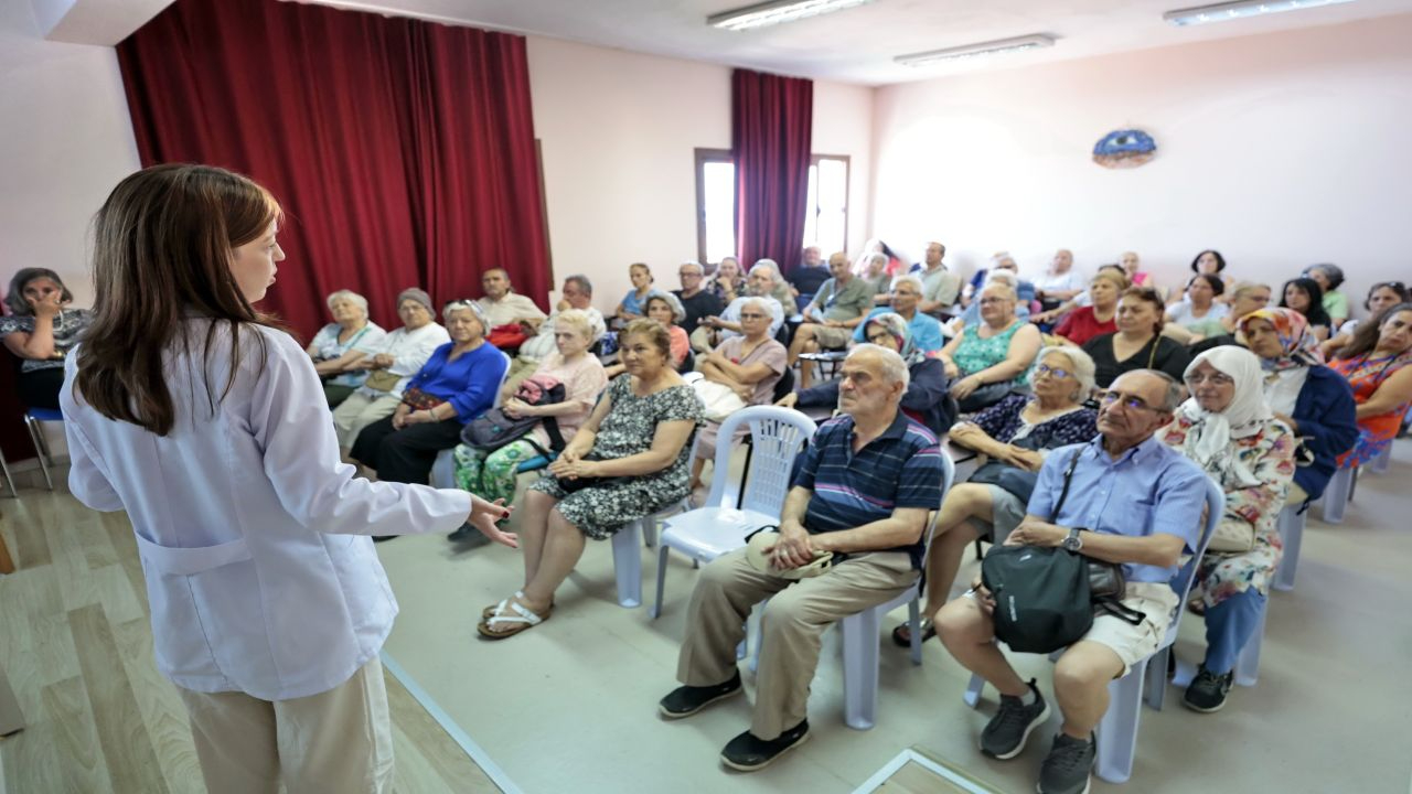 Konak Belediyesi’nden ileri yaşa işitme sağlığı hizmeti