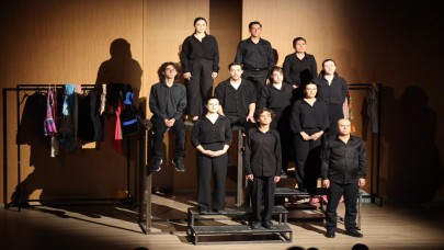 Alkışlar Karabağlar Kent Tiyatrosu kursiyerlerine