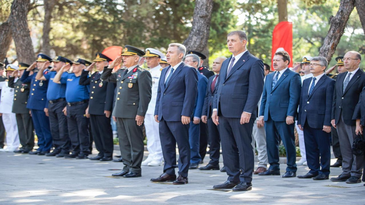 Başkan Tugay 15 Temmuz şehitlerini andı