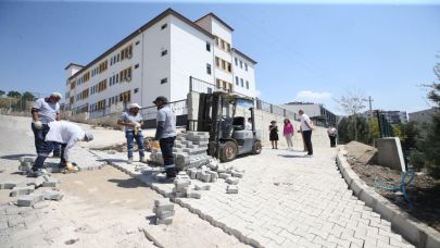 Karşıyaka’da yol yapım çalışmaları aralıksız sürüyor