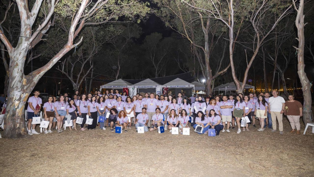 “Belediyeler kuru siyaset yapılan yerler değil”