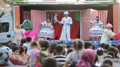 Karabağlar'da çocuklar sahnede parladı