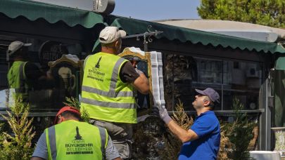 Zabıta ve esnaf el ele verdi, yeşile geri dönüş başladı