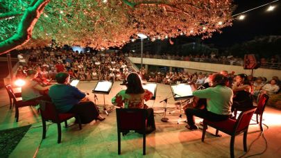 MAV Cello Ensemble, Zeytin Altında yaz esintisi yaşattı