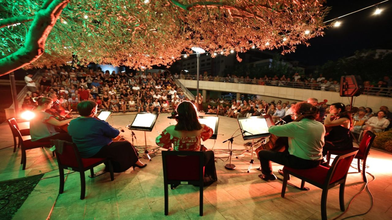 MAV Cello Ensemble, Zeytin Altında yaz esintisi yaşattı