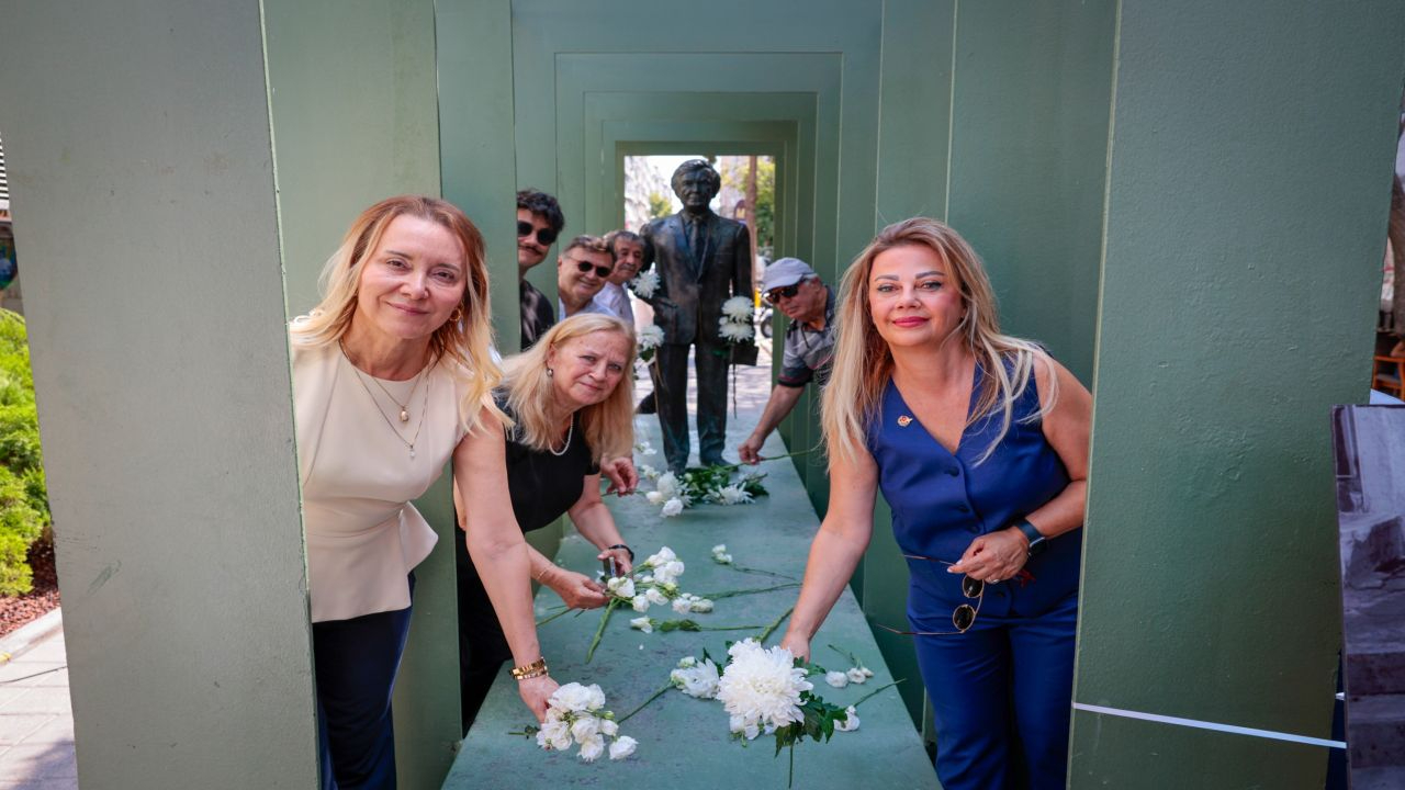 Usta gazeteci İsmail Sivri Konak’ta anıldı