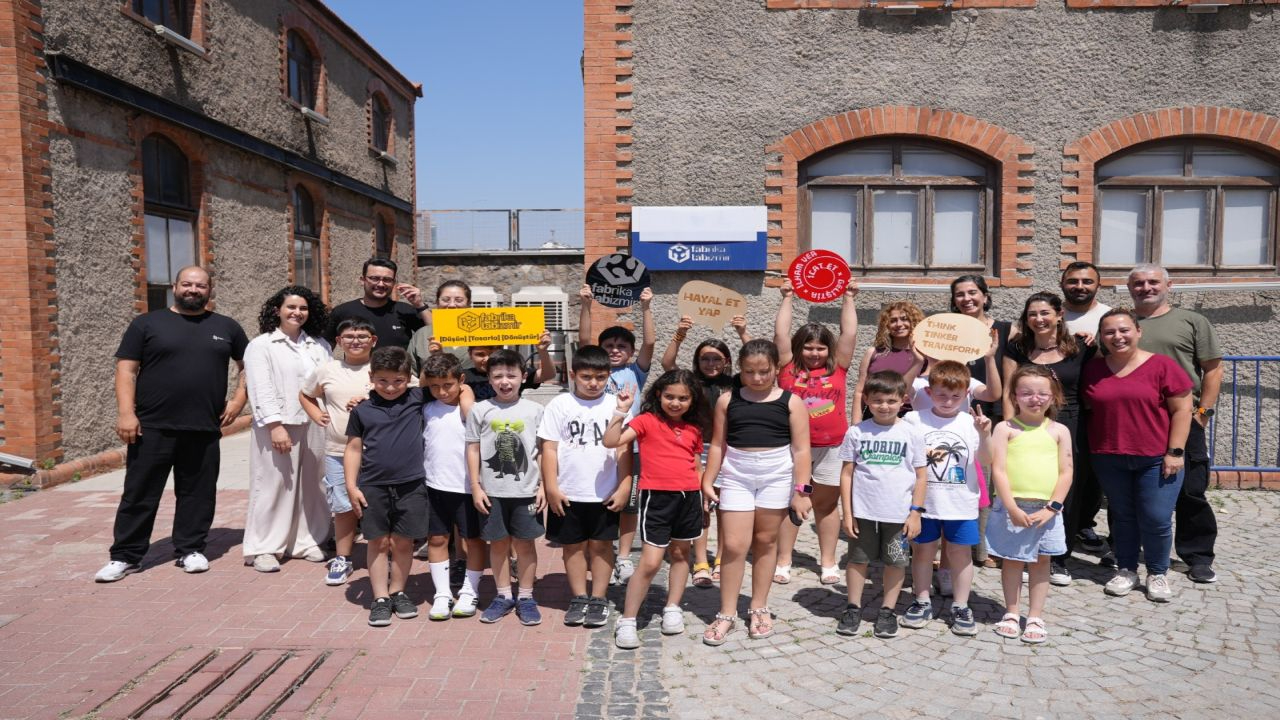 İzmirli çocuklar robotik dünyasıyla tanıştı