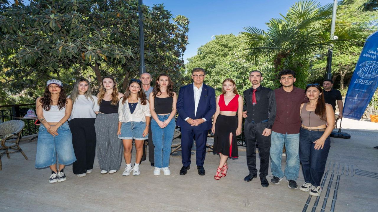 Şato’nun terasları sosyal yaşam alanına dönüştü