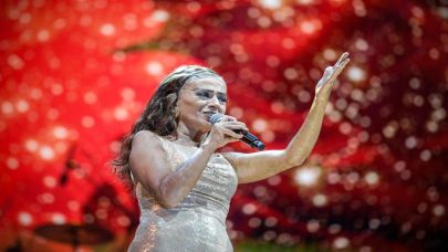 İEF’de Yıldız Tilbe rüzgarı