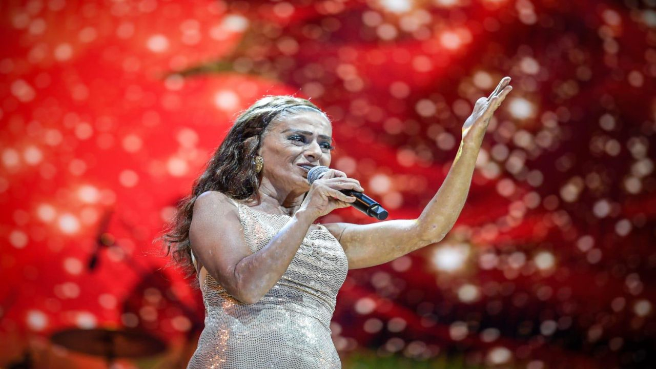 İEF’de Yıldız Tilbe rüzgarı