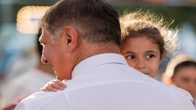 Başkan Tugay çocuklarla buluşmaya devam ediyor