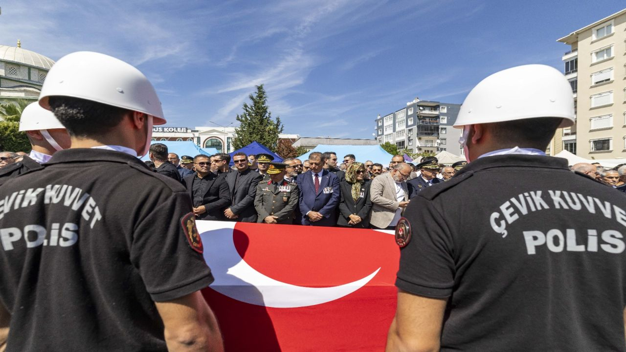 İzmir’in şehitlerine veda