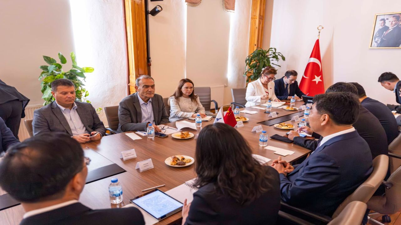 İzmir ile Çin deniz ulaşımında  iş birliği yapacak