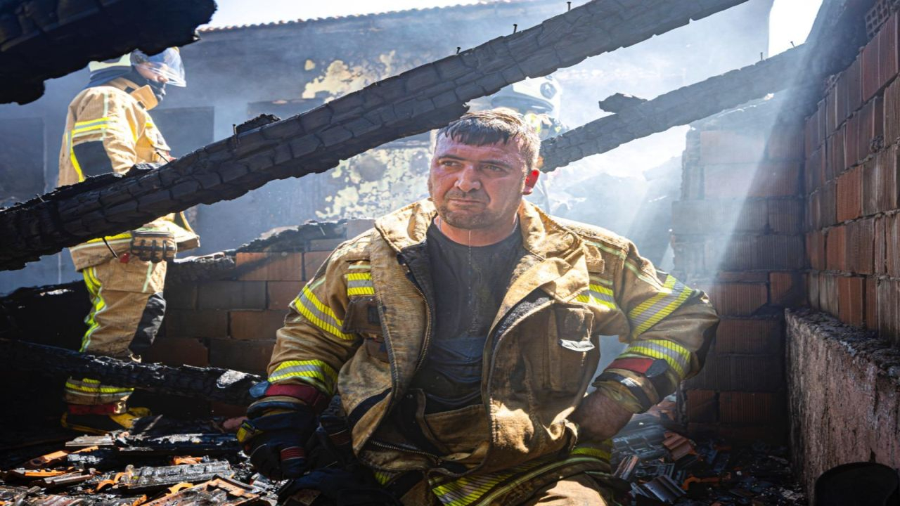 İzmir İtfaiyesi 8 ayda 11 bin 564 yangına müdahale etti