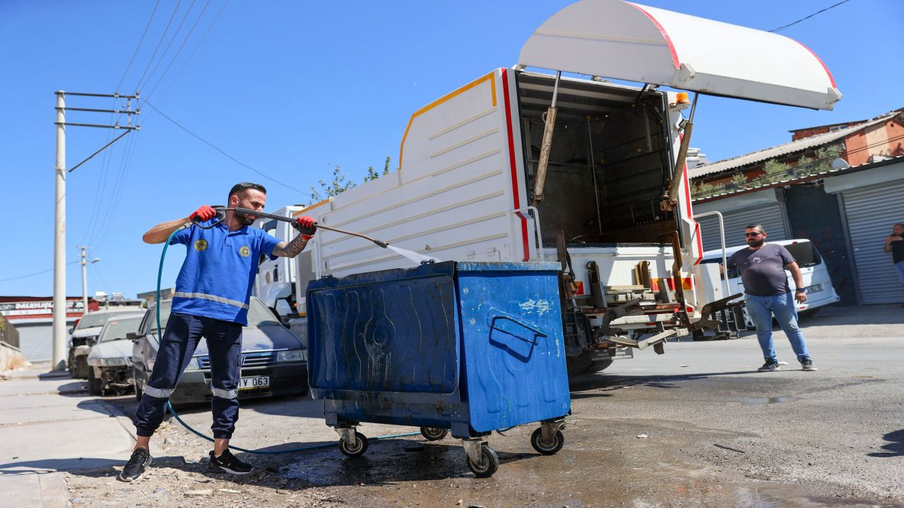 Buca’da 24 saat kesintisiz temizlik