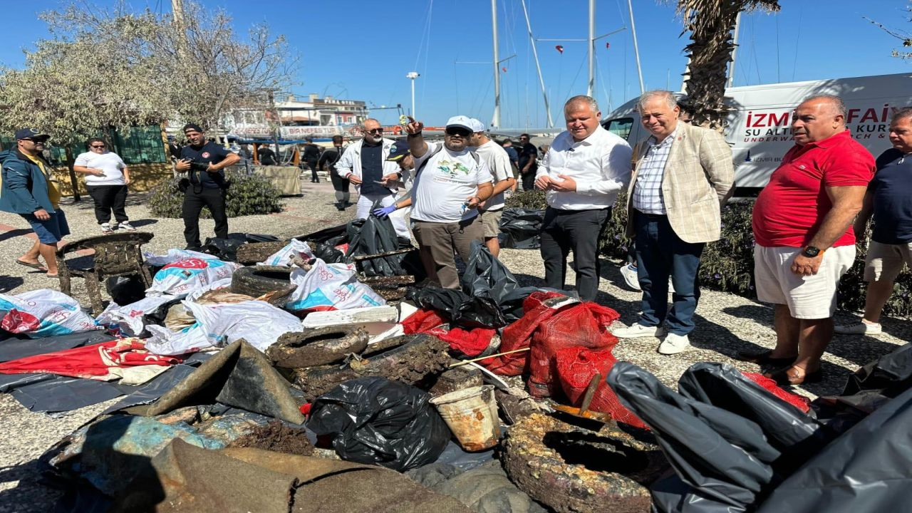 Urla'da kıyı ve deniz temizliği yapıldı