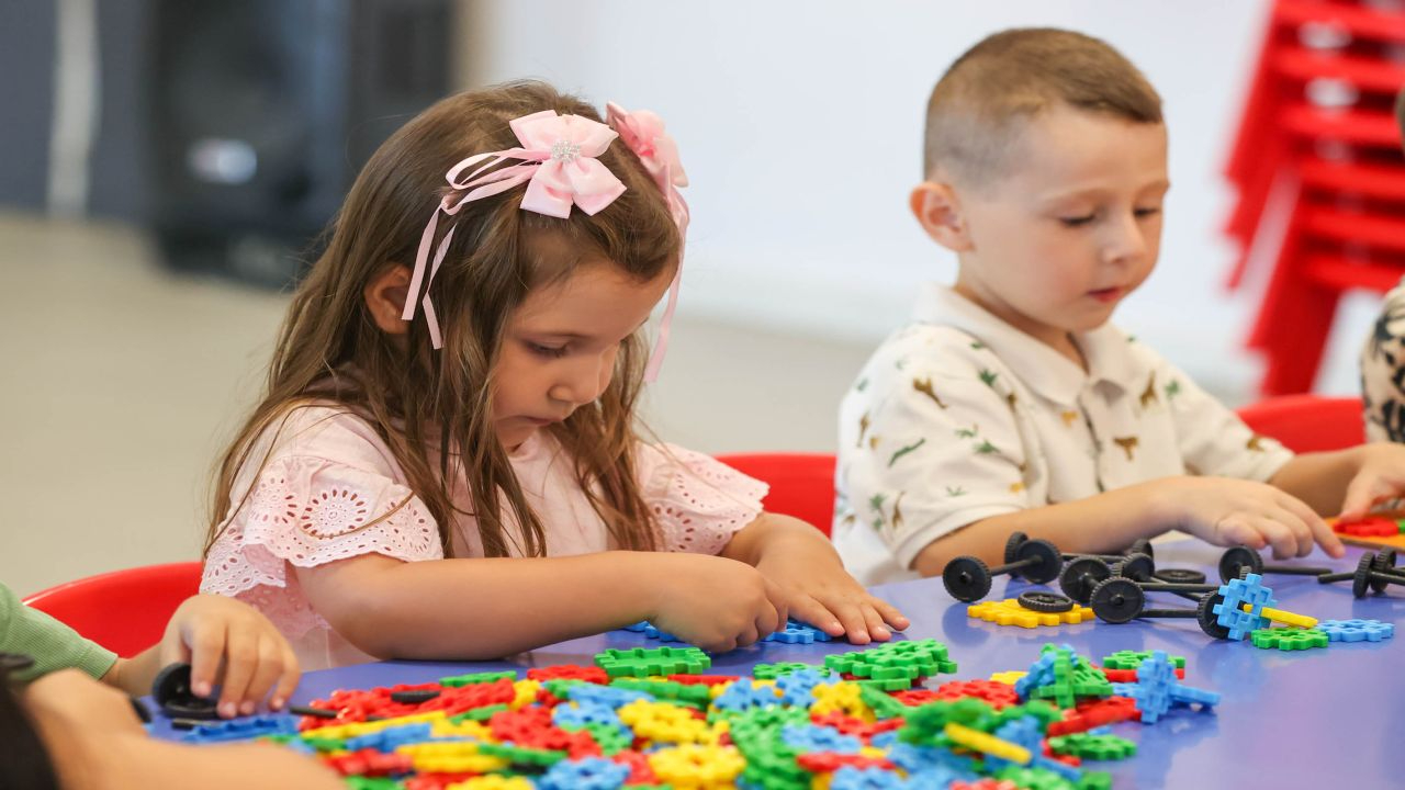 Buca’da ailelerin yüzünü güldüren eğitim hizmeti