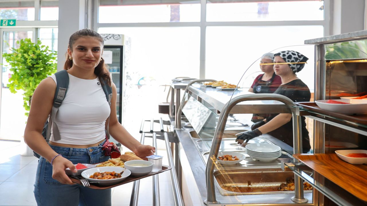 Buca Belediyesi 'nden öğrenci bütçesine destek
