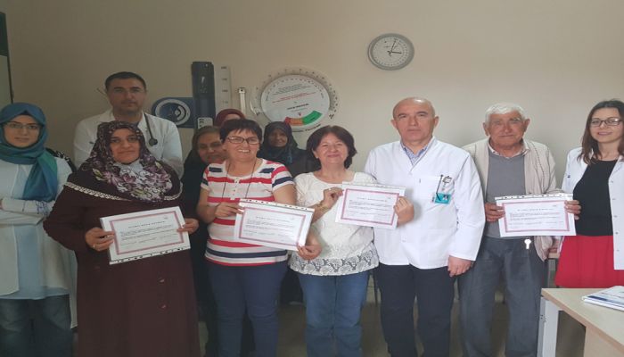 Bergama’da Diyabet Okulunun İlk Mezunları Diplomalarını Aldı...