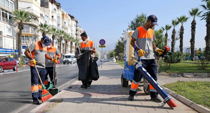 Karşıyaka’da temizlik harekâtı