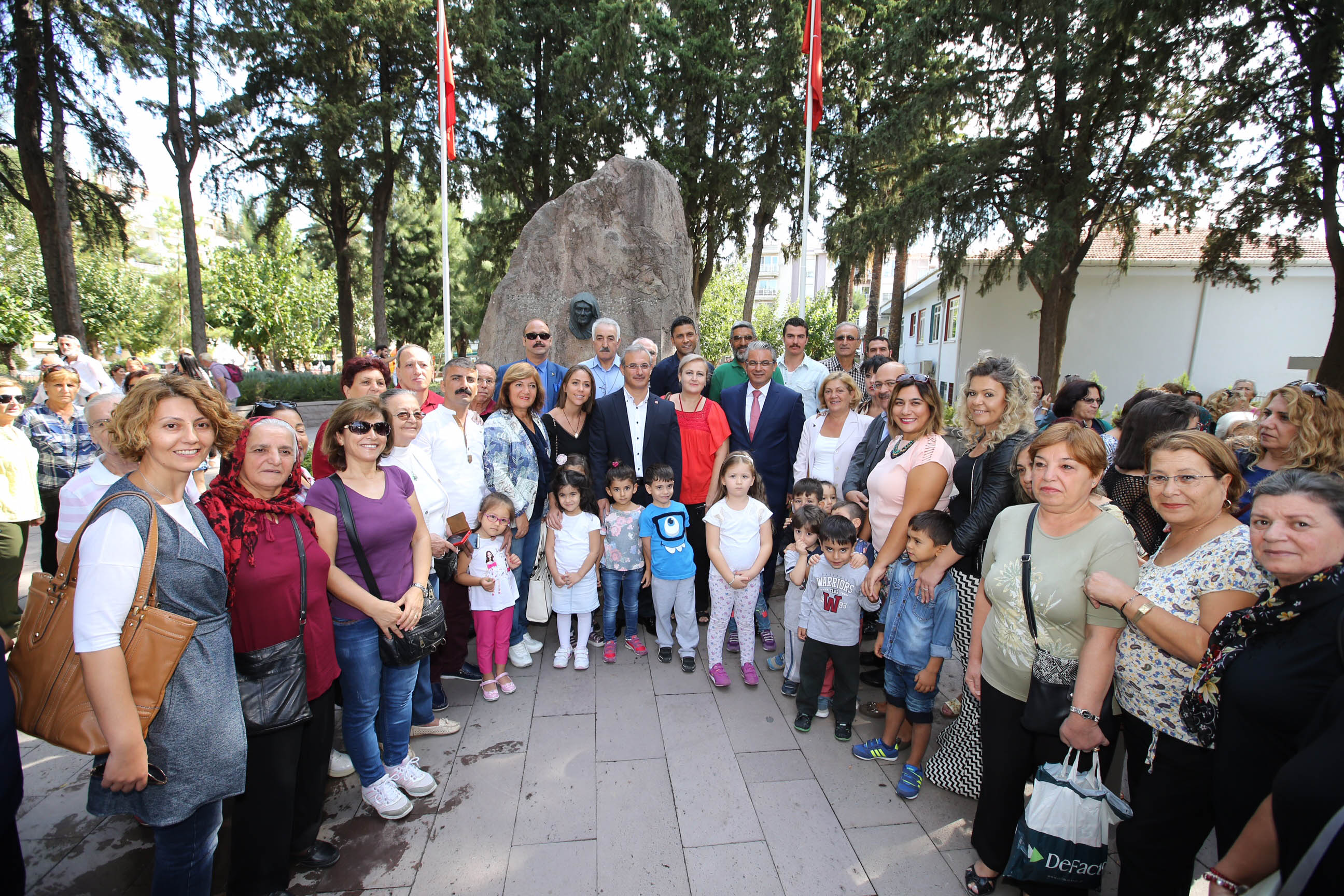 Anne toprağından Ata’ya çiçek götürecekler