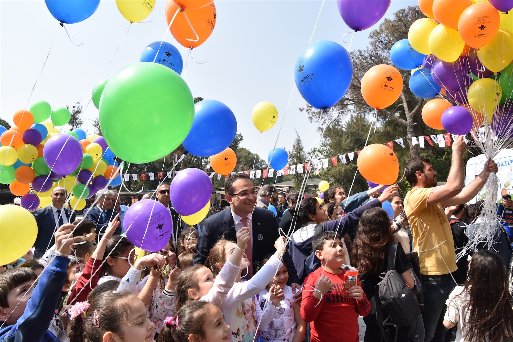 Bornova’da renkli “Kitap Şenliği”