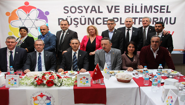 Devlet Memurları Baskı Altında Tutuluyor