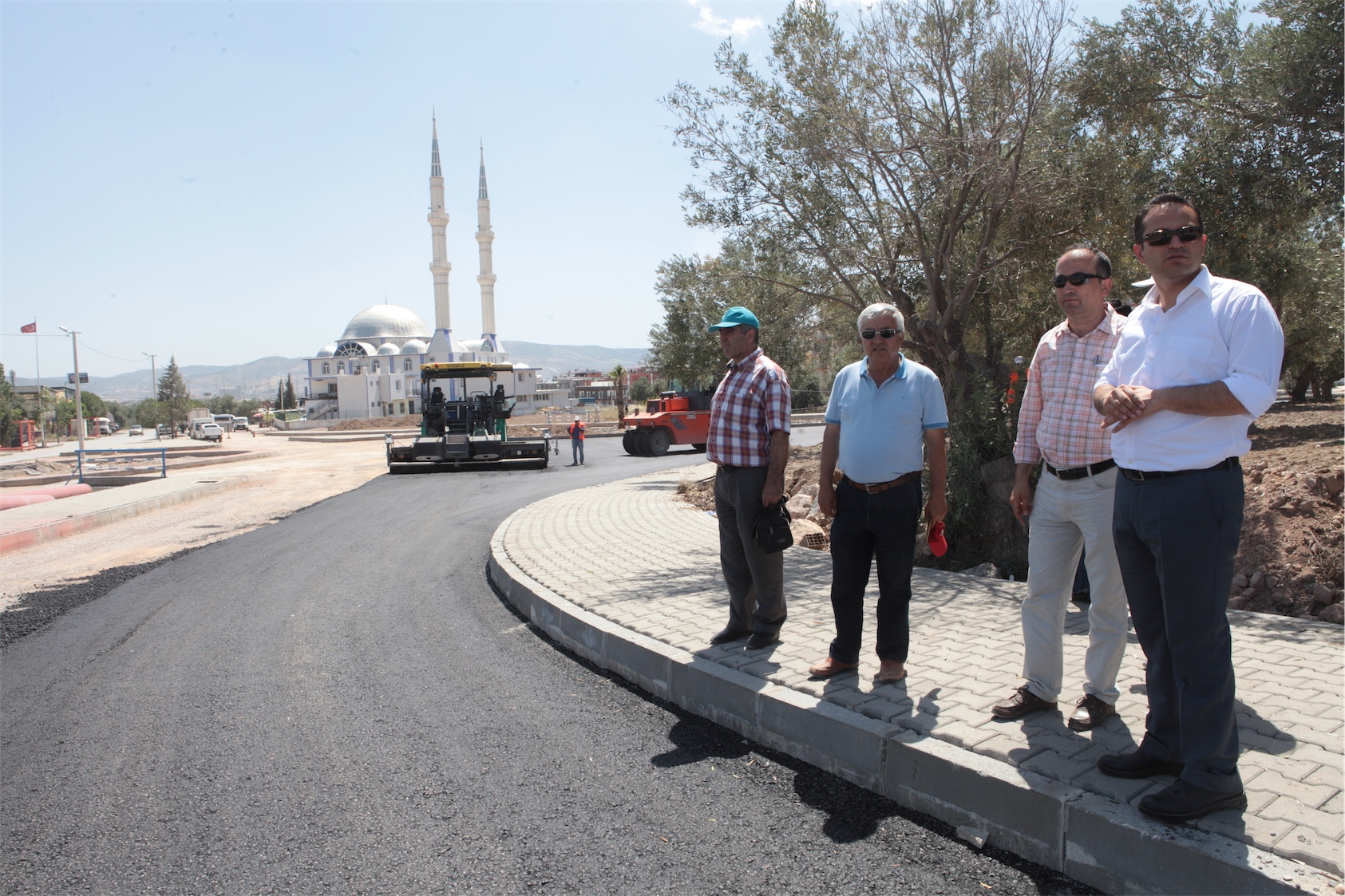 Bornova Belediyesi’nden yol hamlesi