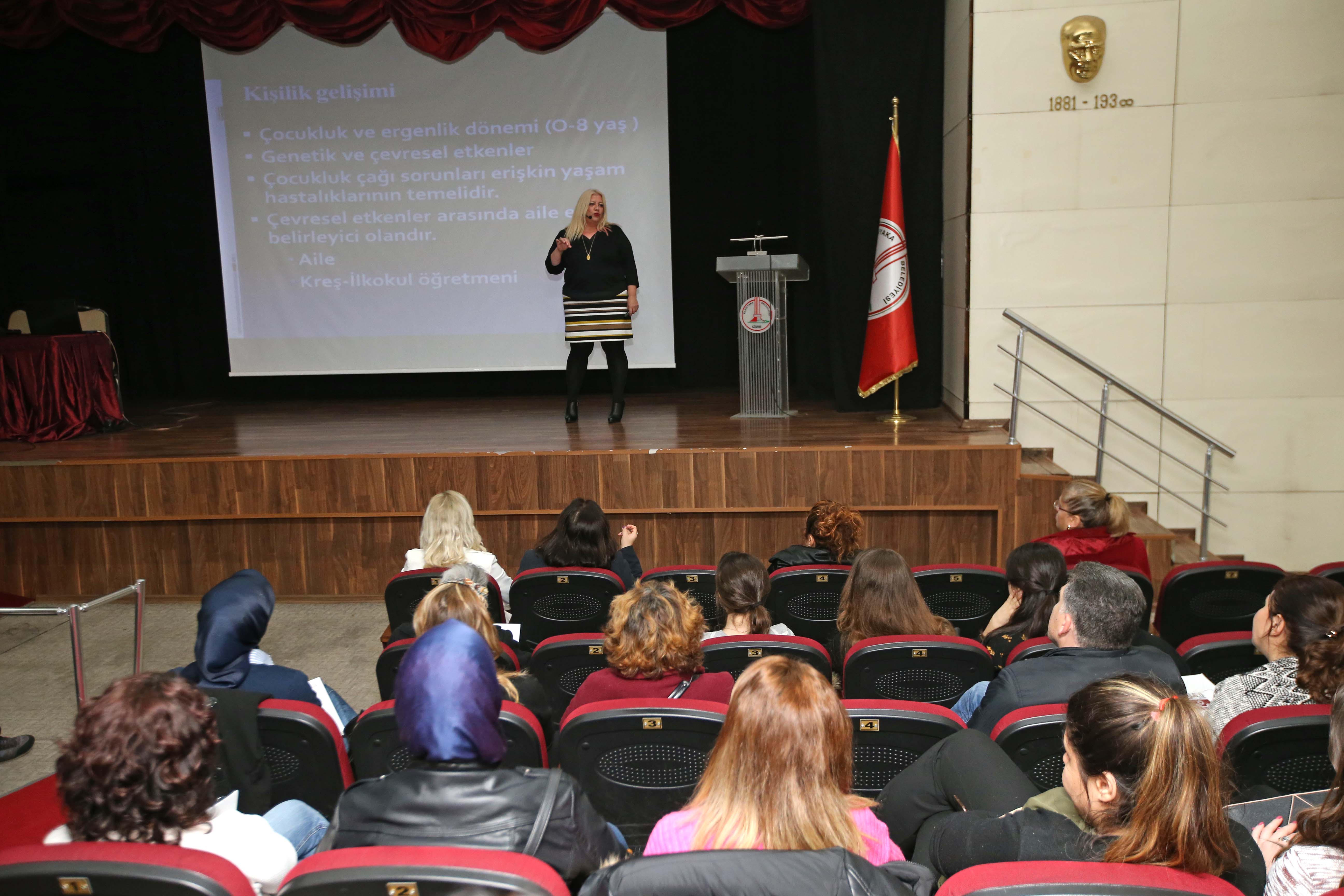 Karşıyaka’da ‘İyi Anne Baba Okulu’ açıldı