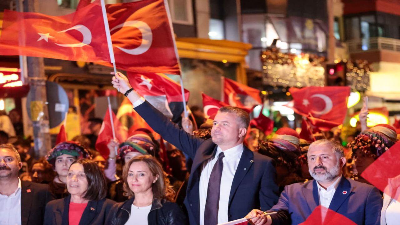 Buca’da 102. yıla yakışır kutlama