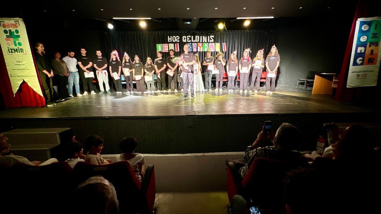 "Deli Bayramı" Oyunu Sahnede