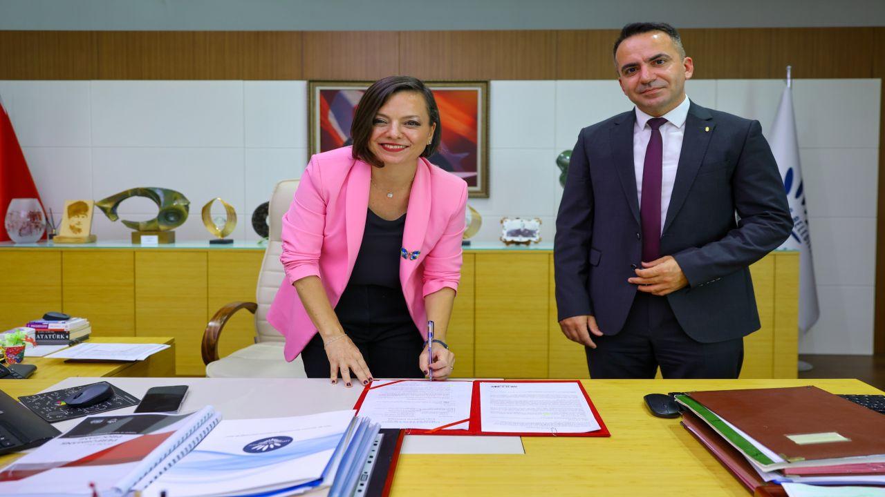 Karabağlar Belediyesi işçisinin emekçisinin yanında