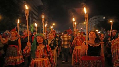 Karşıyaka 29 Ekim’de gelincik tarlasına dönüşecek!