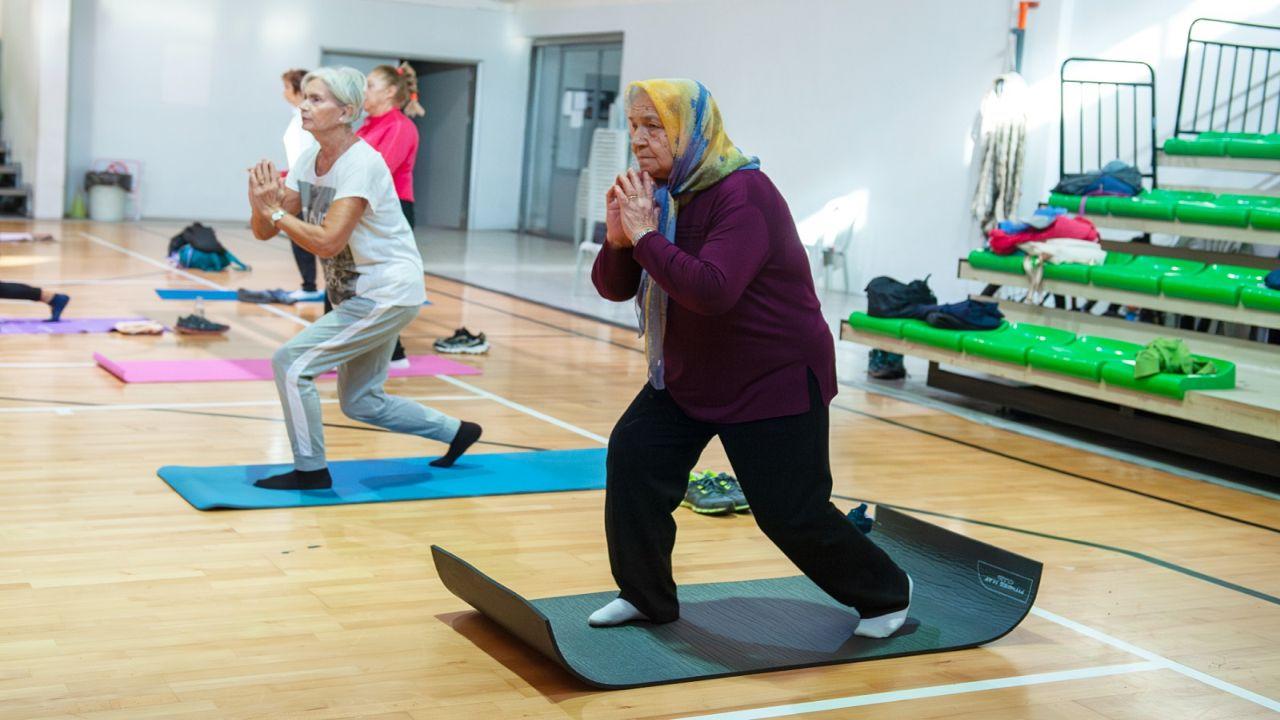 Karşıyaka’da sabah aktiviteleri spor salonlarına taşındı