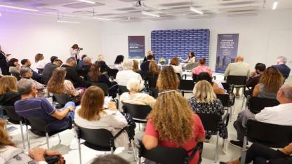 “Sezonun Hikâyesi: Çeşme’de Yaz” söyleşisi Arkas Sanat Alaçatı’da yapıldı