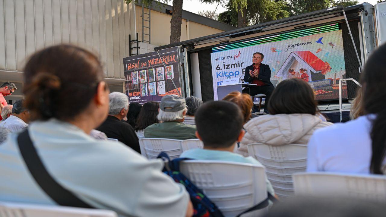 Sinan Meydan İZKİTAP’ta “Adım Adım Cumhuriyet”i anlattı