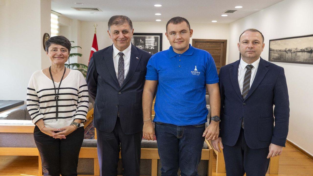 Tarihi başarılara imza atan Tuna, Başkan Tugay’la buluştu