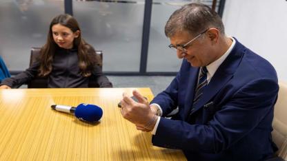 Başkan Tugay, Fransız gezgin aileyi ağırladı